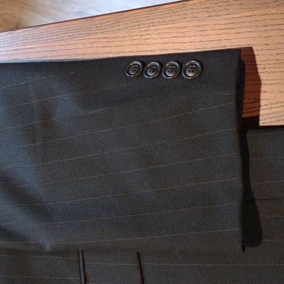 Premium Executive PIN STRIPE Suit by GERALD AUSTIN OF BOND STREET. 44L - Picture 2 of 16